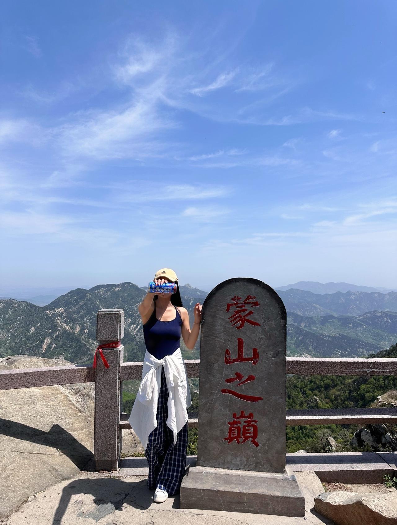 这里有众多必打卡项目
每一处都能带给你独特的体验
·龟蒙顶：作为沂蒙山最高峰，龟