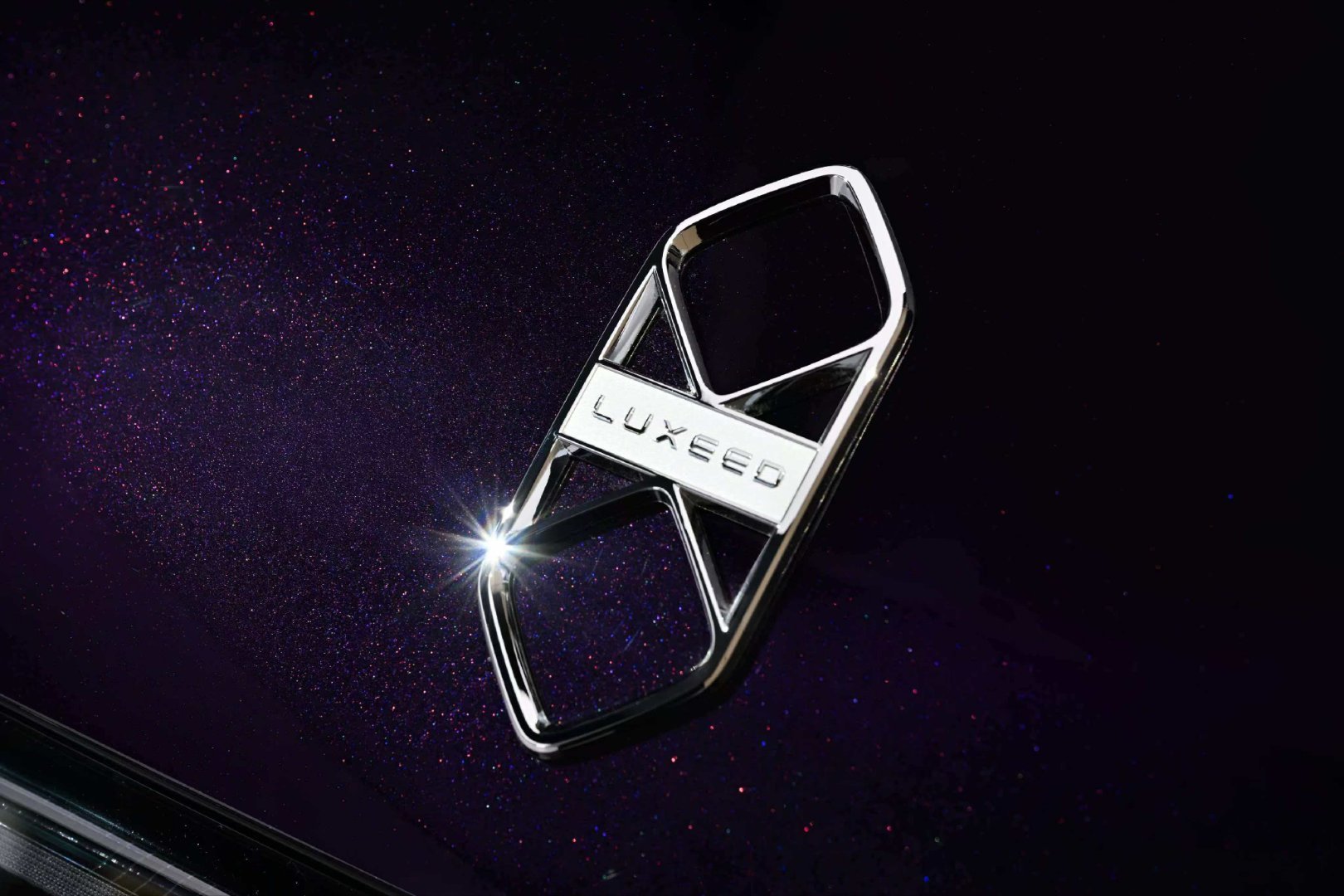 鸿蒙智行首款旗舰MPV智界V9亮相华为春季全场景新品发布会，下午见！华为发布会