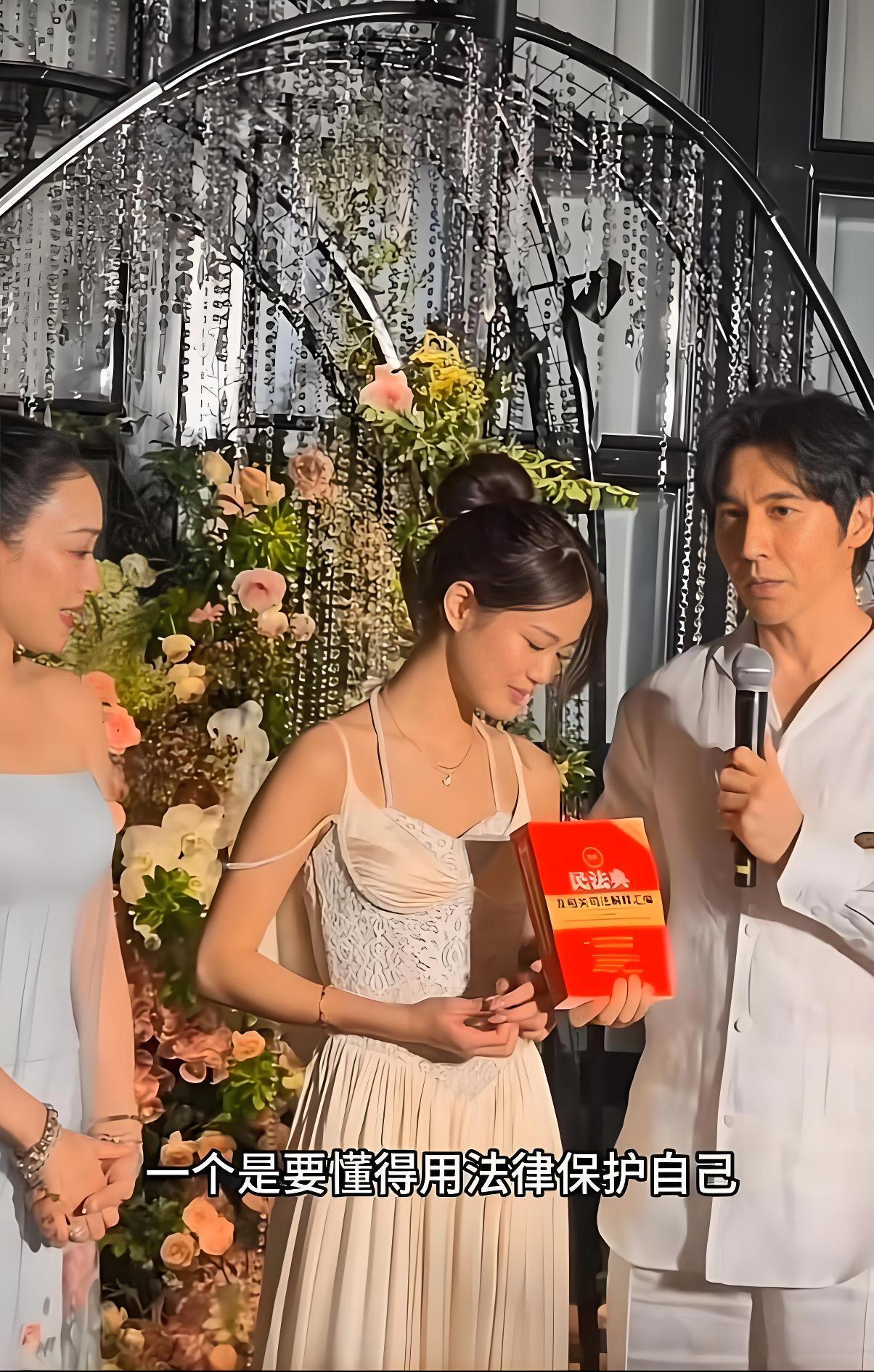 钟丽缇老公，引发热议，7月30日44岁的张伦硕在继女过18岁成人礼时，作为继父，