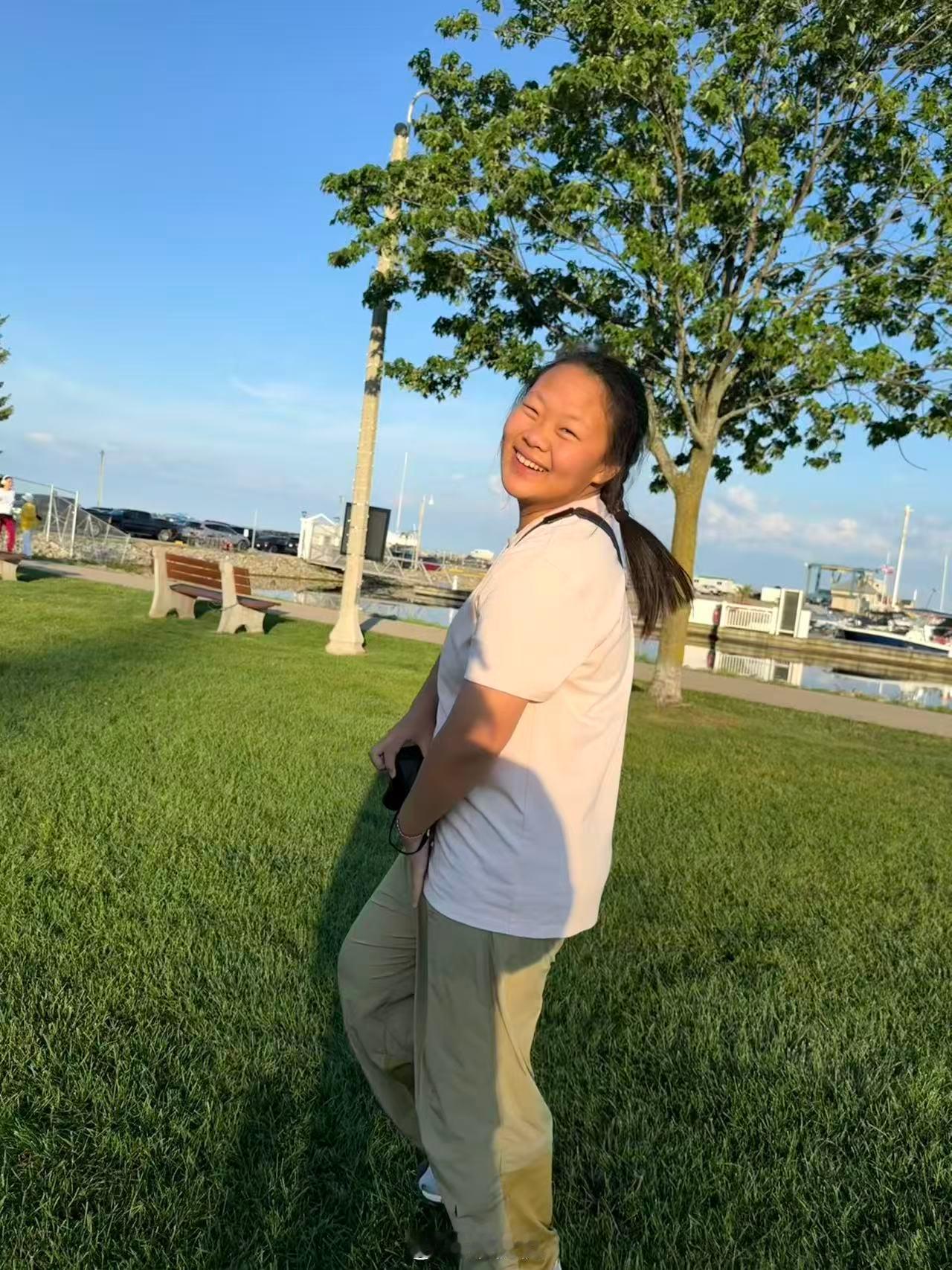 小米考你几个问题。啥？一年有多少天？365天。一年多少个月？12个月。一个月多少