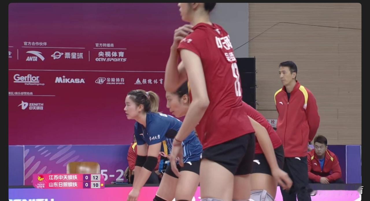 正在直播江苏女排VS山东女排！两支全华班队伍之间的较量，苏鲁女排焦点大战，这两支
