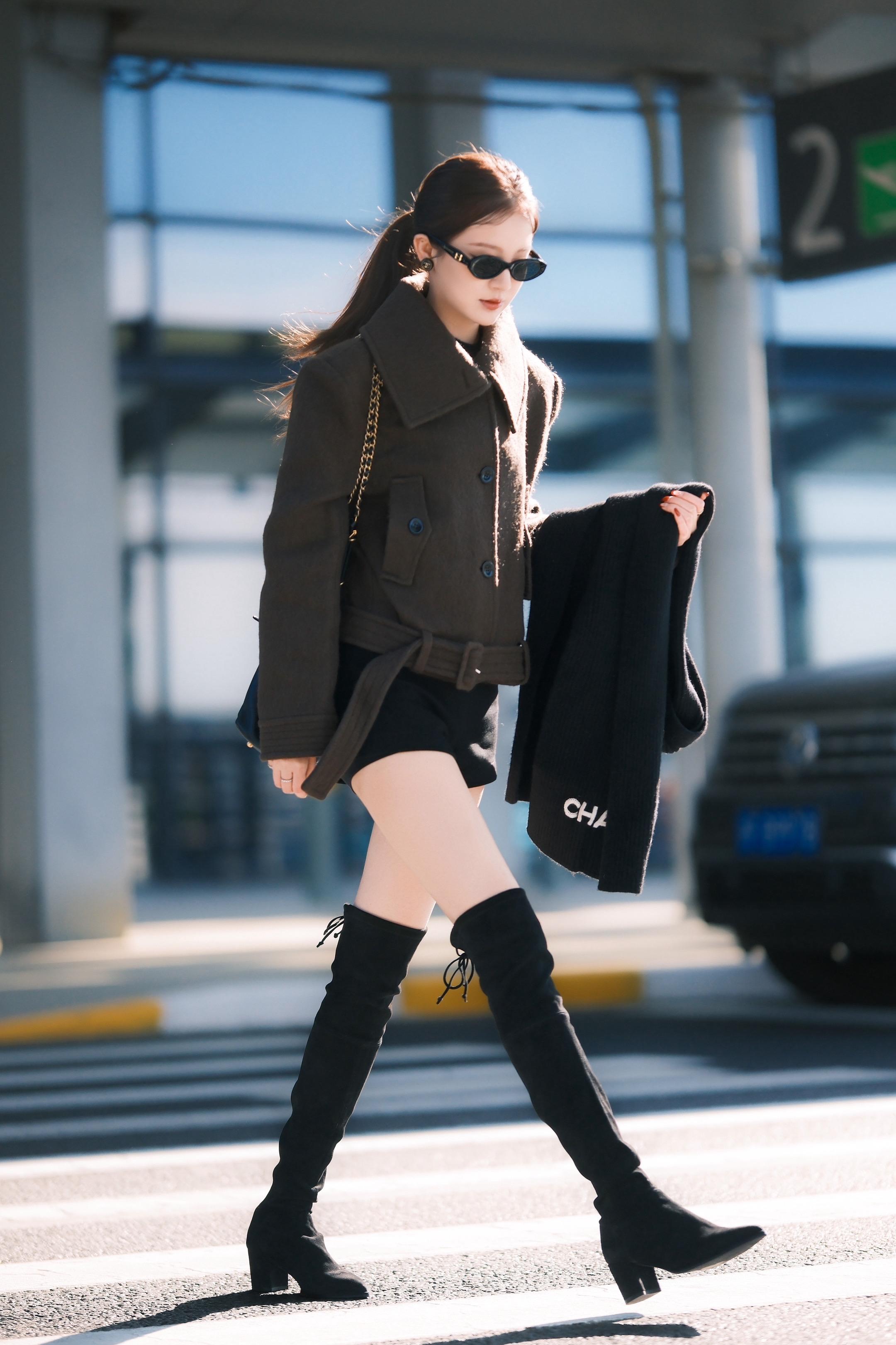 给周梓倩拍的机场出发图✈️。