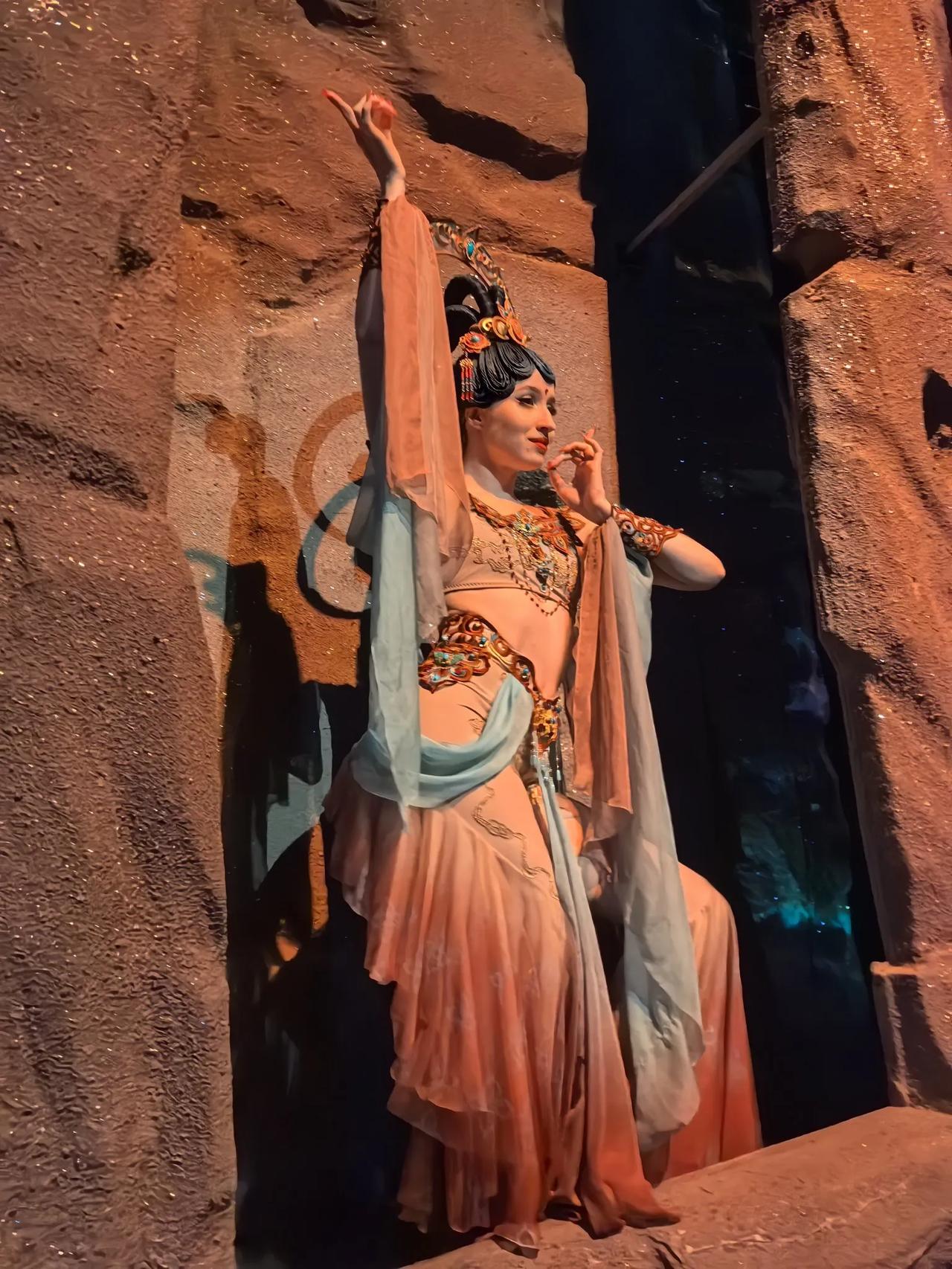 乐动敦煌，普通票即可，场景多样，值得一看。