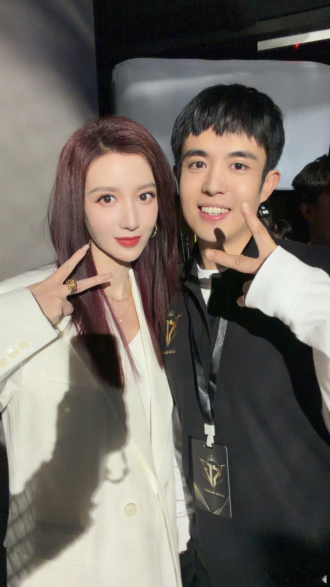 张萌发文为王星庆生，说他在《剧集交换人生》里的角色很有看点，演技很惊喜 