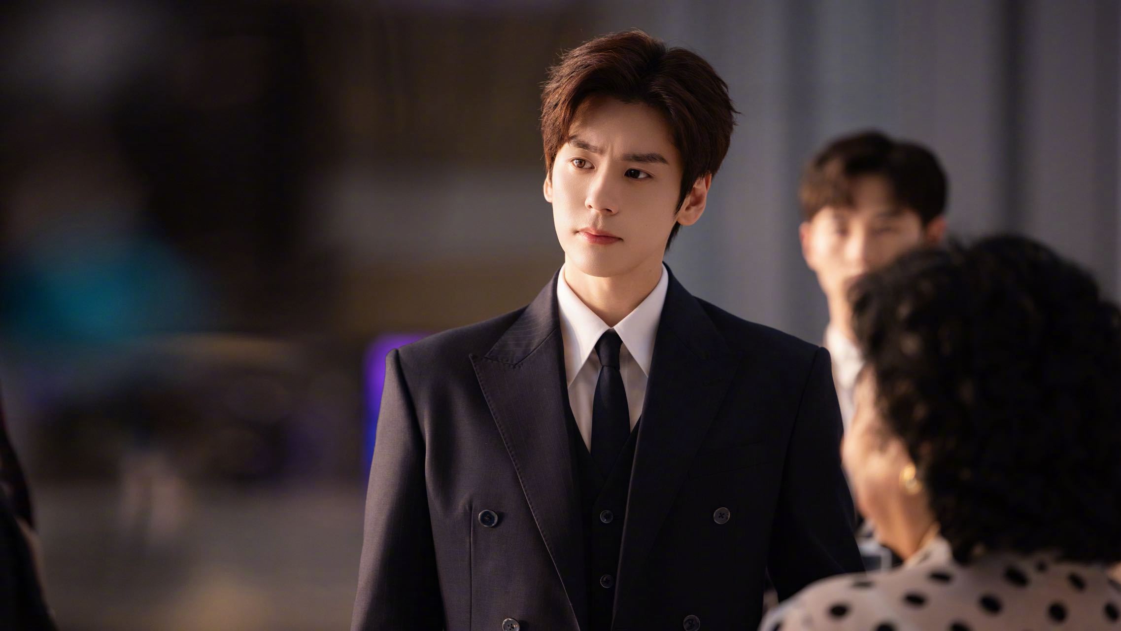 魏哲鸣新剧抢兄弟相亲对象 许淮颂这争强好胜的劲儿，配上魏哲鸣那张脸，谁看了不说一