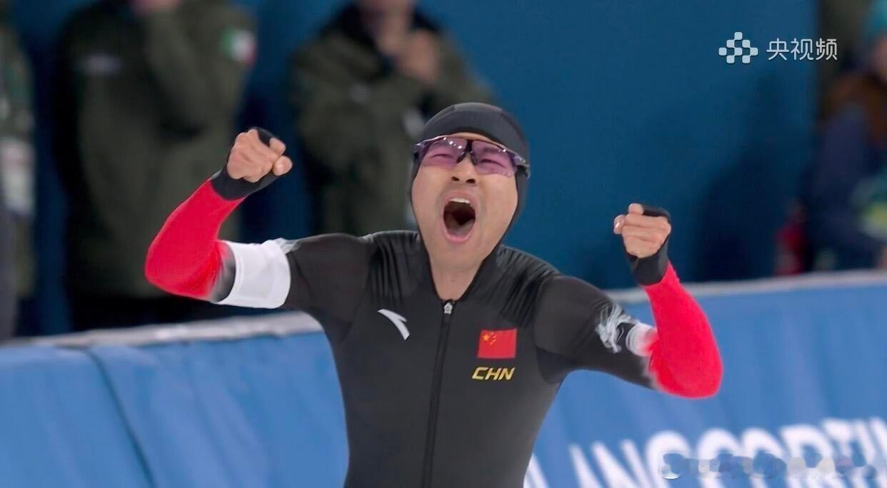 宁忠岩夺冠解说激动大喊再看一遍宁忠岩夺冠瞬间还是很激动啊！米兰冬奥会速度滑冰男子