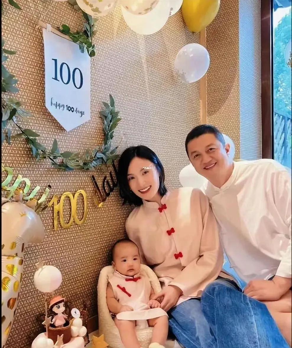 李亚鹏今日又官宣离婚，54岁二婚二离，是否还有第三婚呢？汪峰可能碰到对手了
