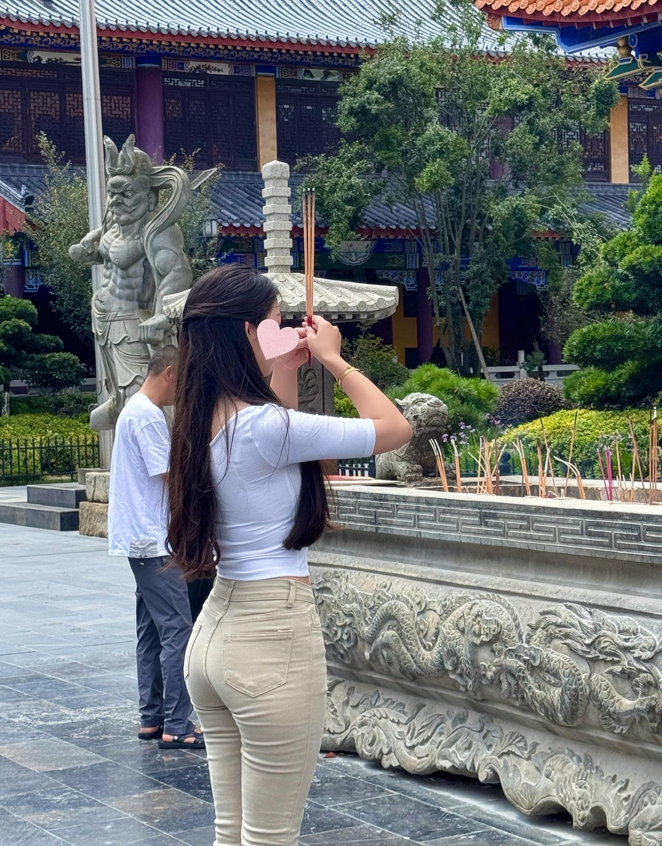 痛苦的背后就是礼物，前提是要学会在痛苦中受益，你一直觉得是别人让你不顺...