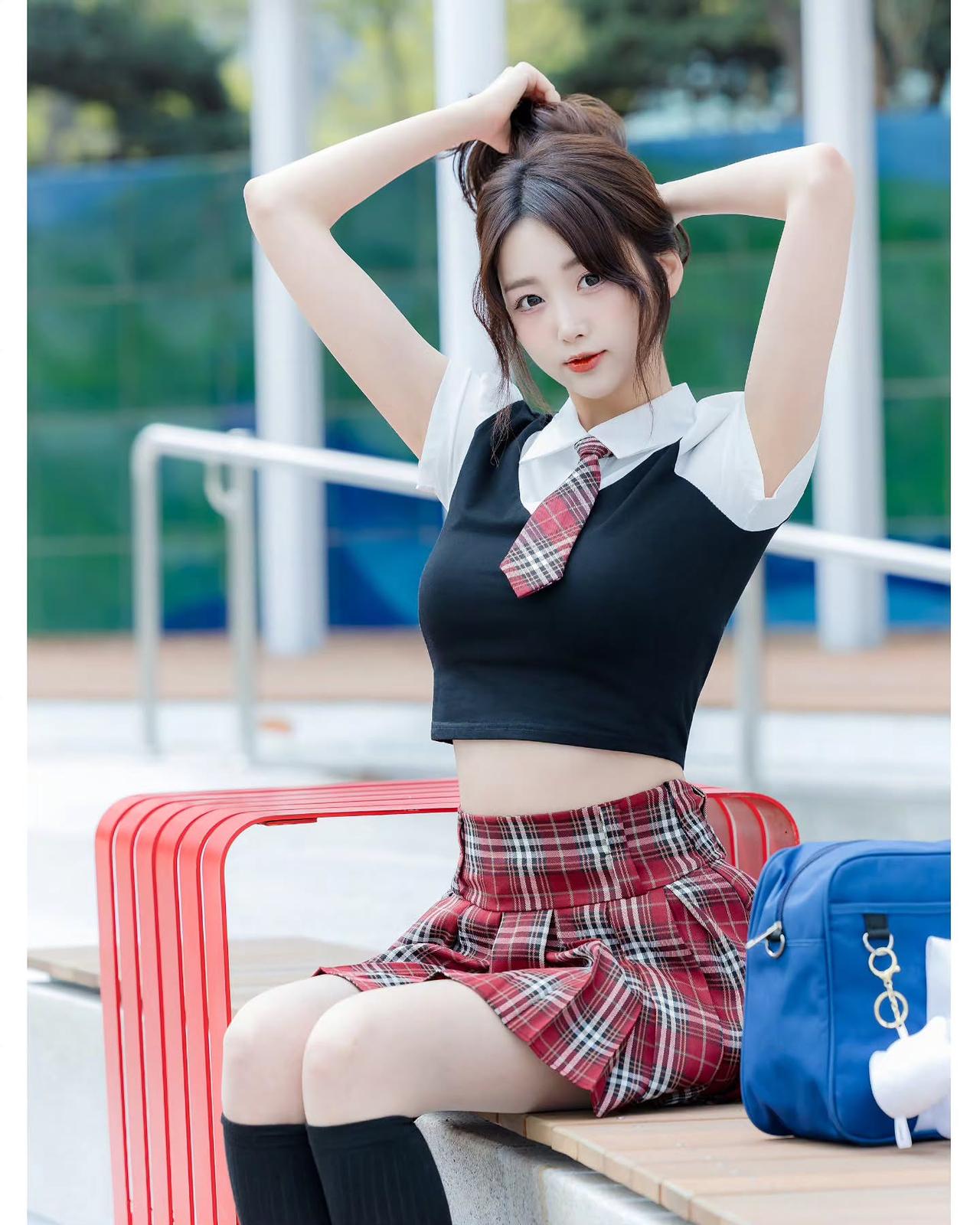 青春校园风，少女心满满！💕怎样穿搭知性又显身材? 看看气质女神的穿着搭配吧 街