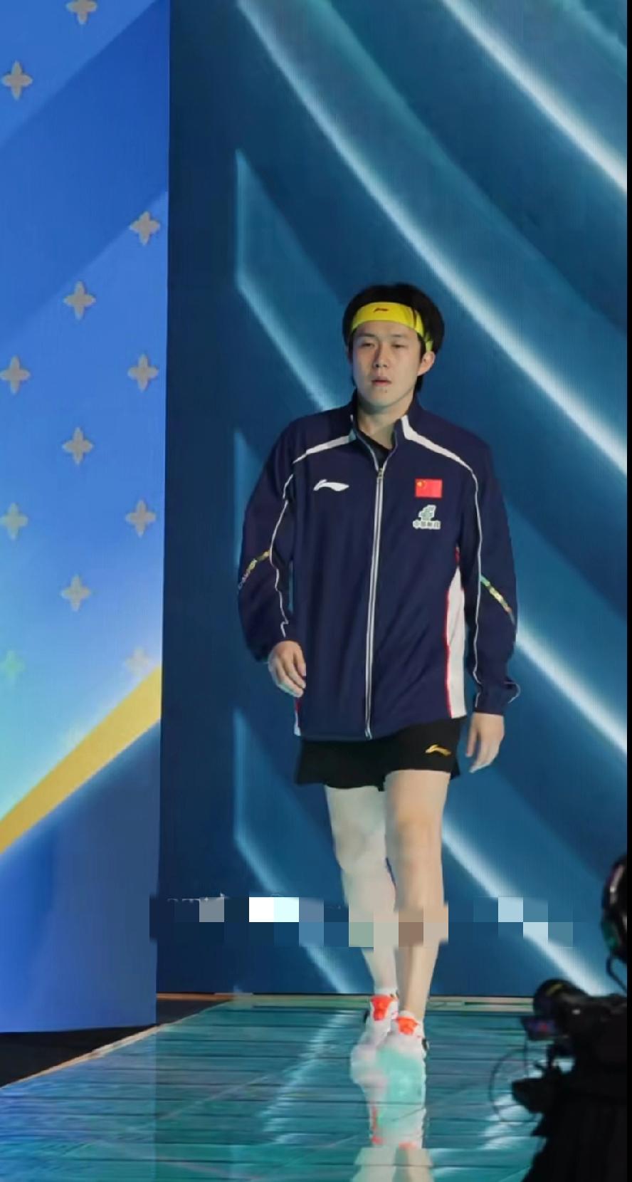 王楚钦黄发带登场！17分钟速胜约内斯库，气场全开
 
太绝了！今天王楚钦澳门世界