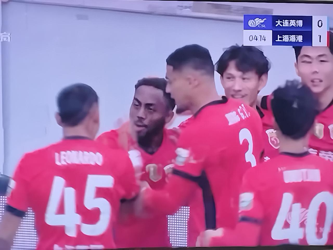 申花难了！海港进球了！一到国内赛场海港踢得就非常流畅！亚冠赛场就很难进球！目前海