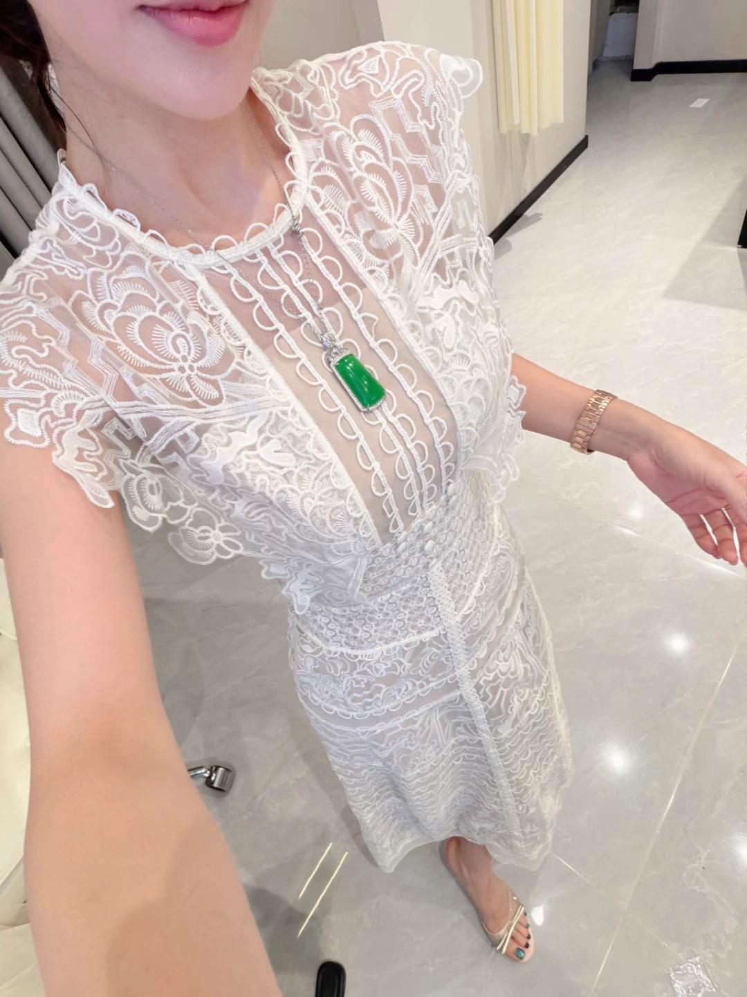 超美裙子。