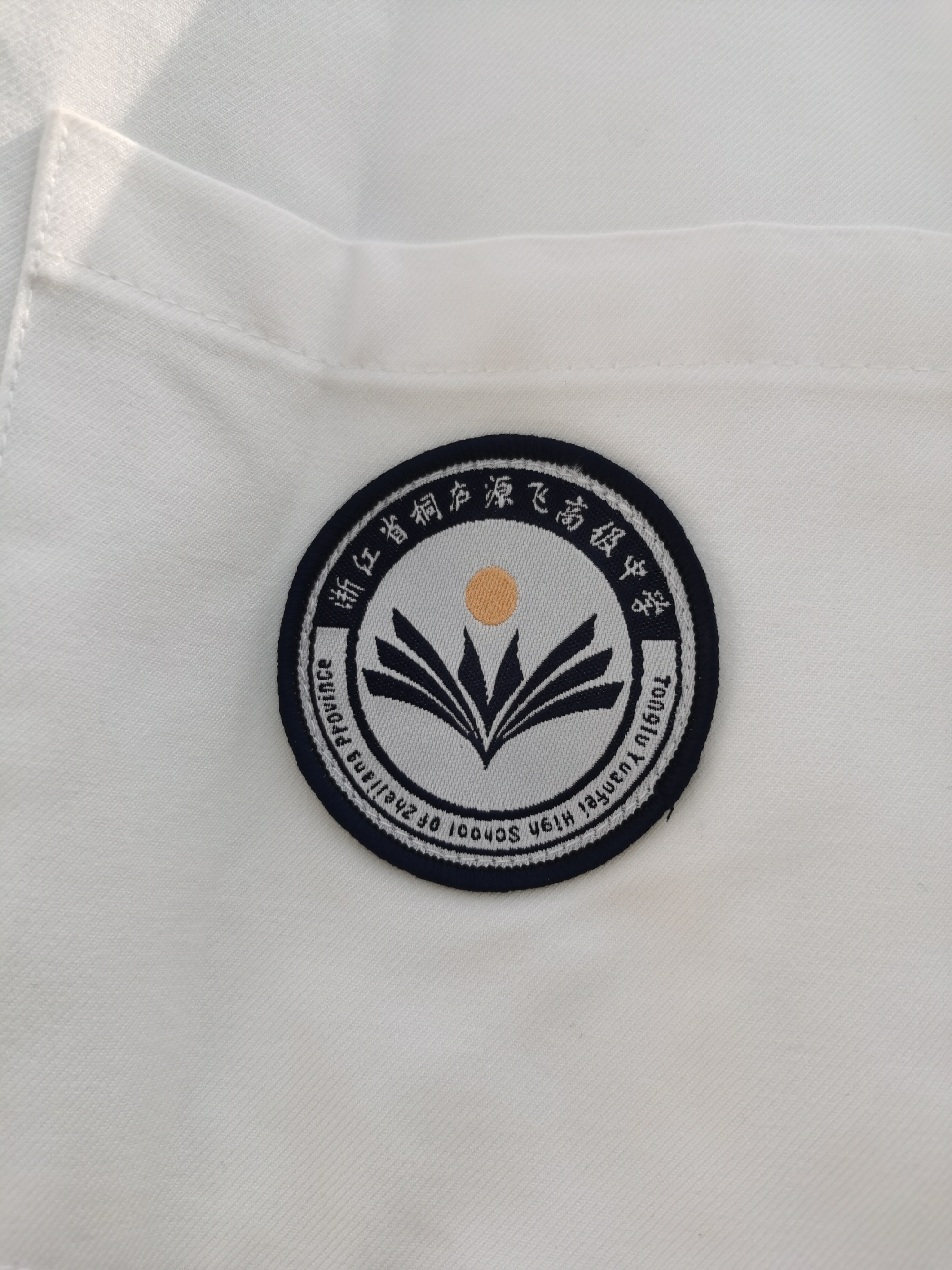 被何洛洛的用心感动了爱上何洛洛易如反掌 反复看何洛洛的逆应援，每件都透着温柔与珍