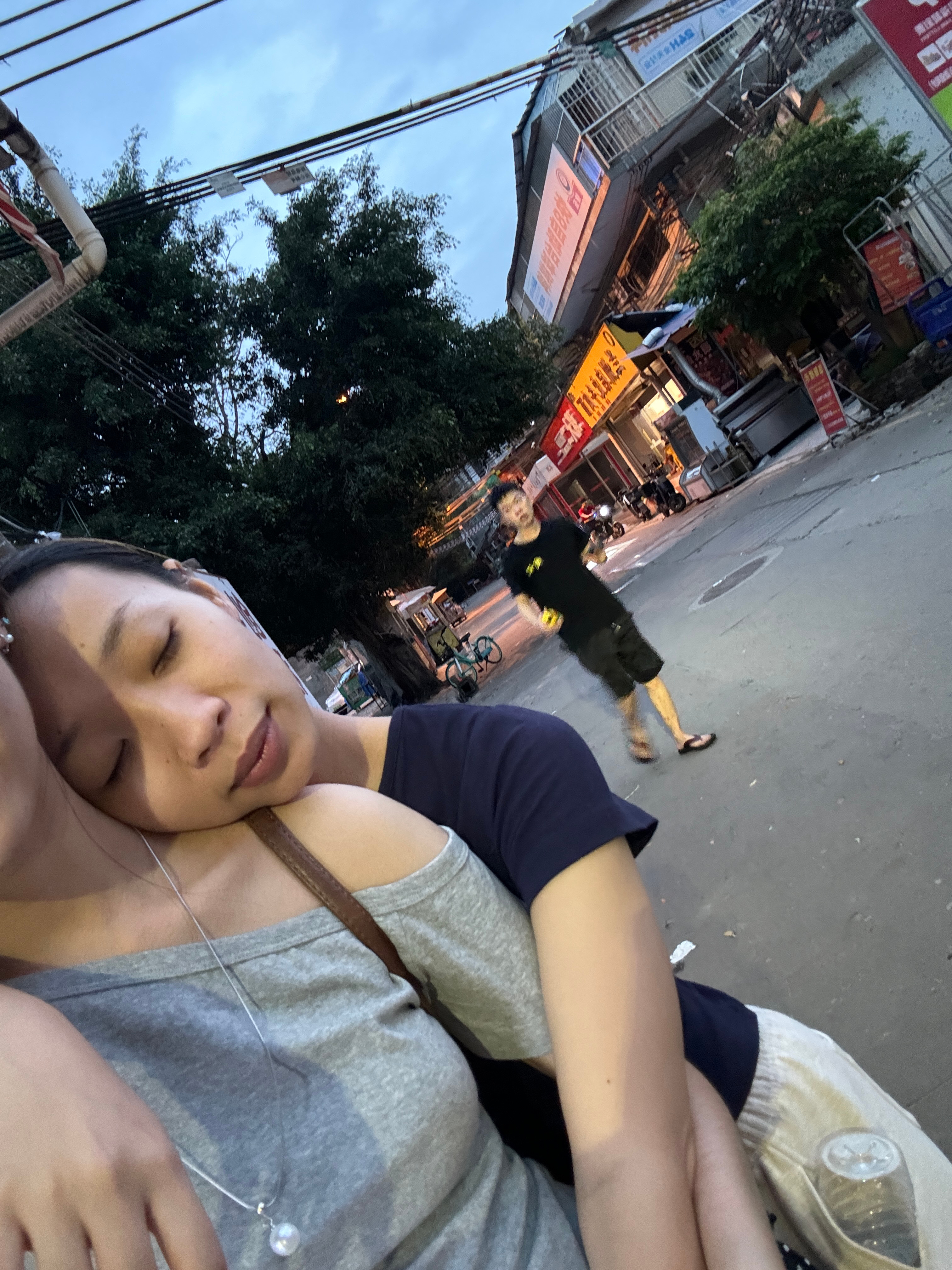 我亲爱的朋友 我真心希望你能永远开心 ​​​