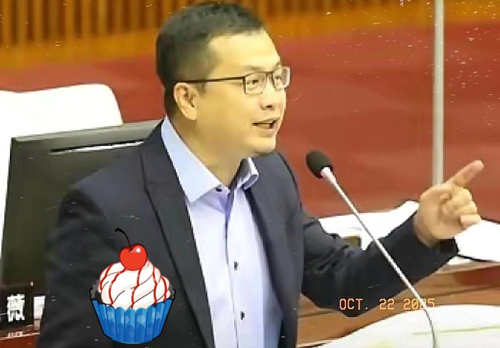 罗智强响应郑丽文号召，捐款50万给国民党。
​郑丽文还未正式走马上任，已经开始做