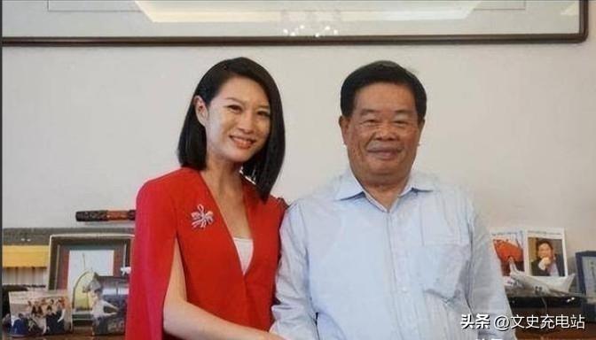 1980年，曹德旺给妻子陈凤英写信：“我爱上了别人，我要和你离婚，不过我会补偿你