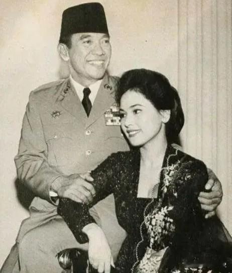 1959年，印尼总统苏加诺秘密访问日本，知道他好色，日本专门从国内为他挑选了19