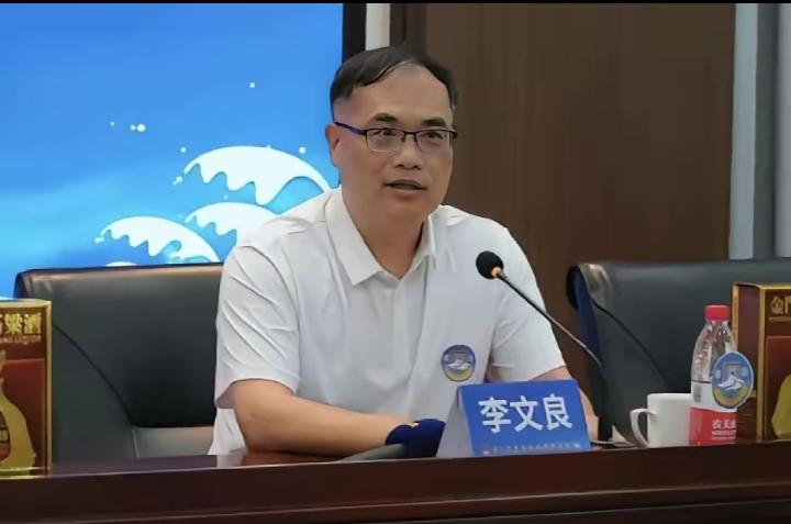 “就在刚刚
金门县副县长李文良发表声明，
​4月12日，国台办宣布“10项惠台措