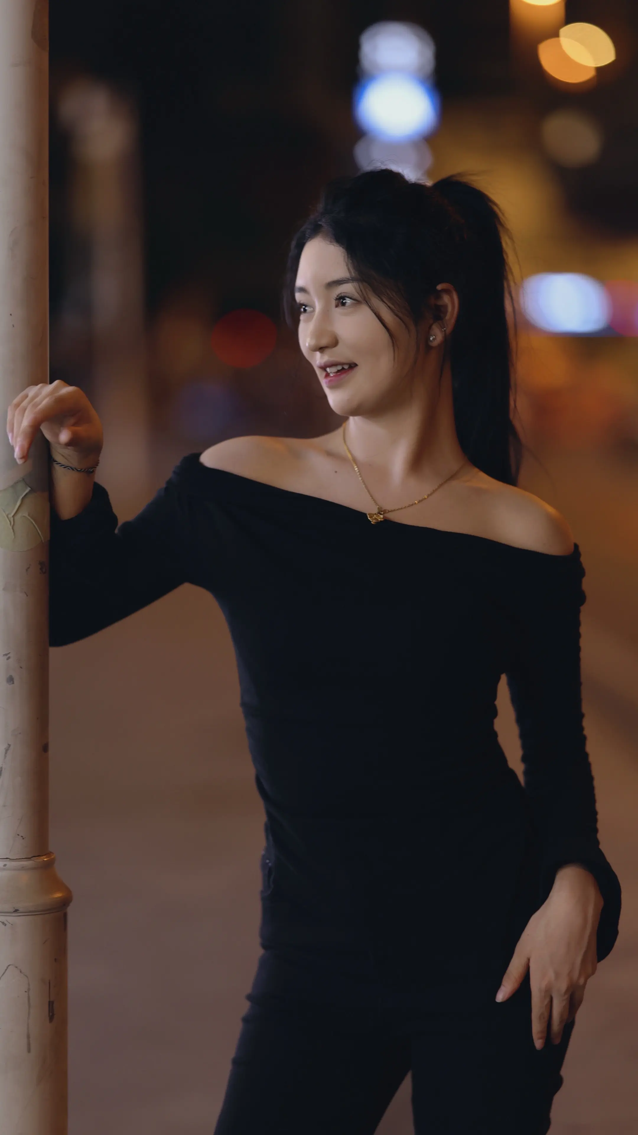 我的侧颜好看啦。藏族姑娘