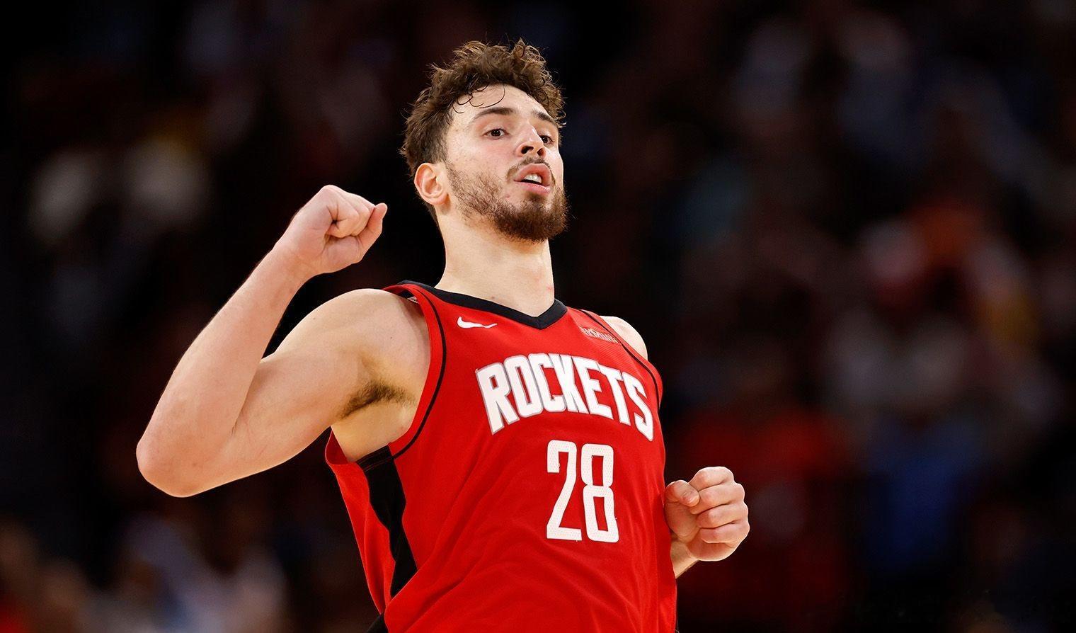 今天的申京：28分11篮板8助攻2抢断2盖帽2失误投篮26中11，三分4中0，罚