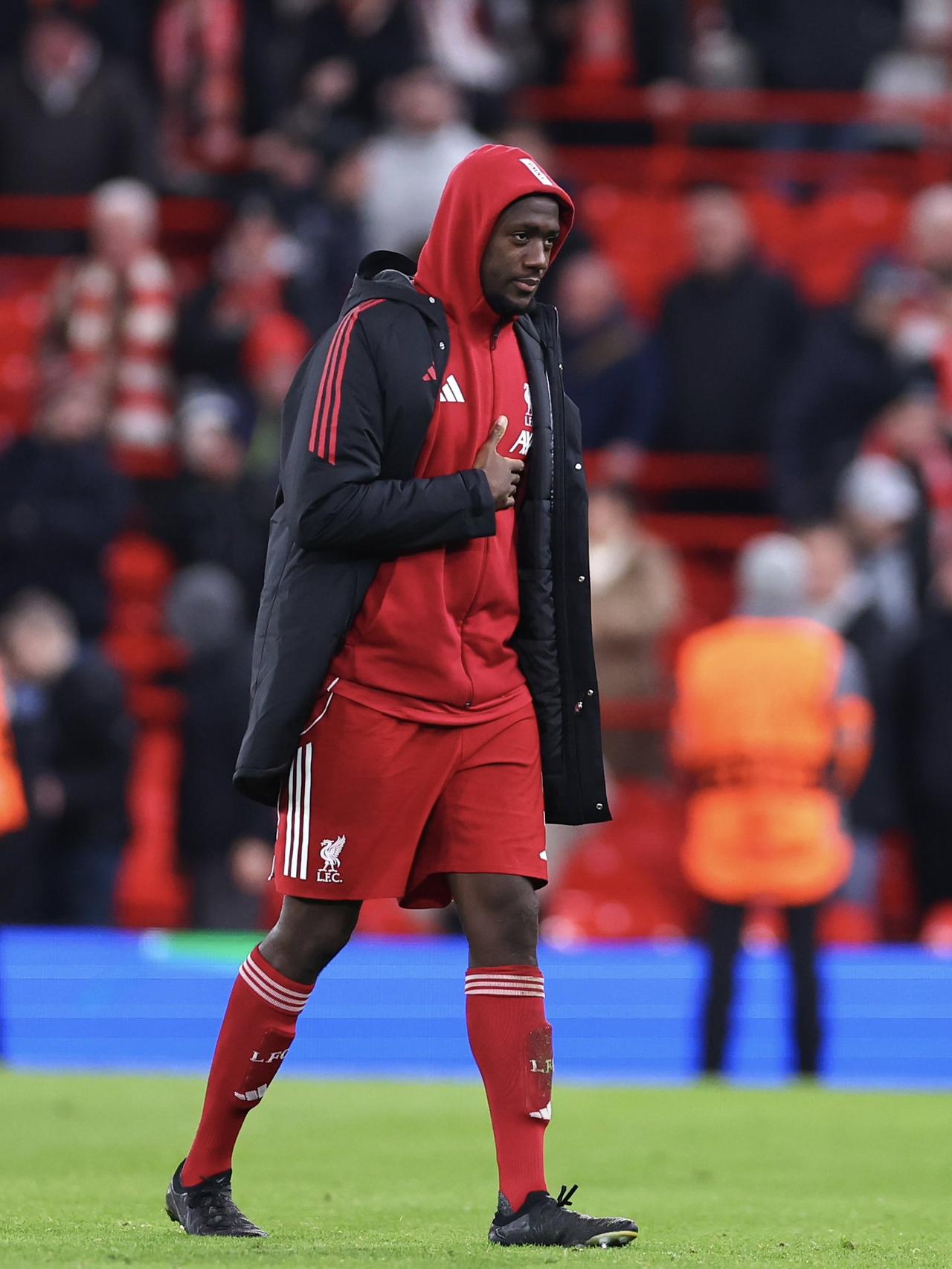 【皇马对科纳特没兴趣】科纳特和利物浦的合同将在2026年6月到期，从明年1月起他