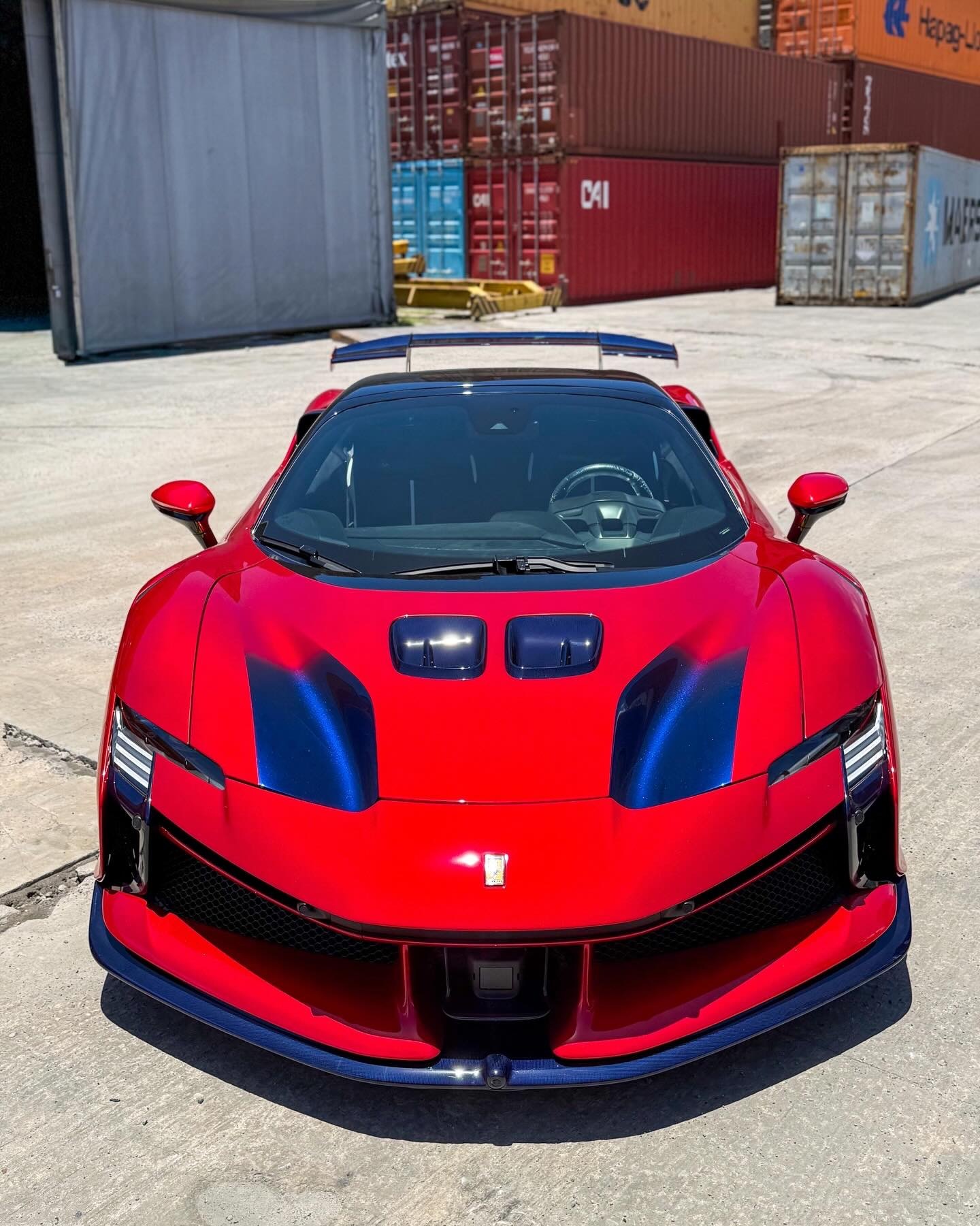 Tailor Made SF90 XX Spider 蓝碳 