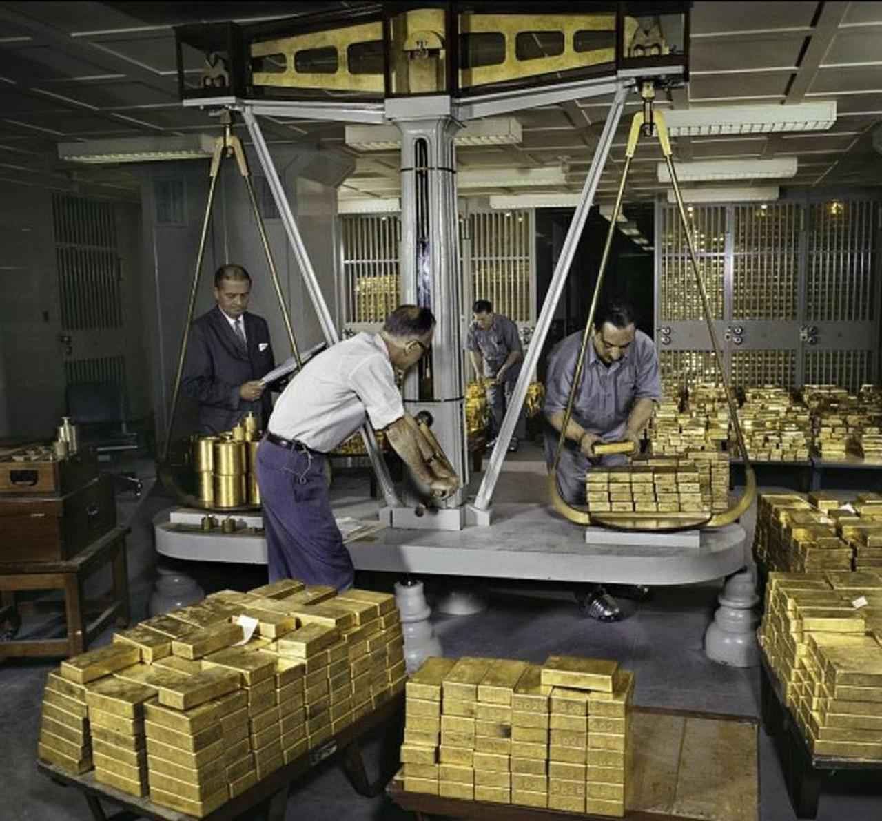 刘振起：如何评说荷兰把86吨黄金搬到伦敦？
荷兰央行将86吨黄金（价值约120亿