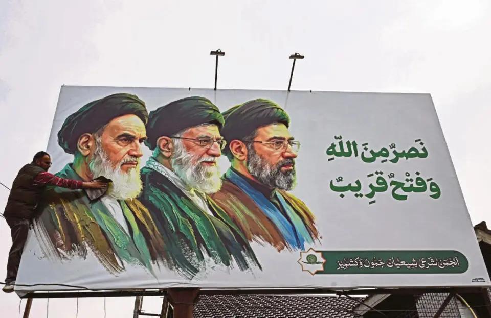 不管怎么说，伊朗在敌我实力差距悬殊，且在开战伊始即被连锅斩首的情况下，能够抗衡到