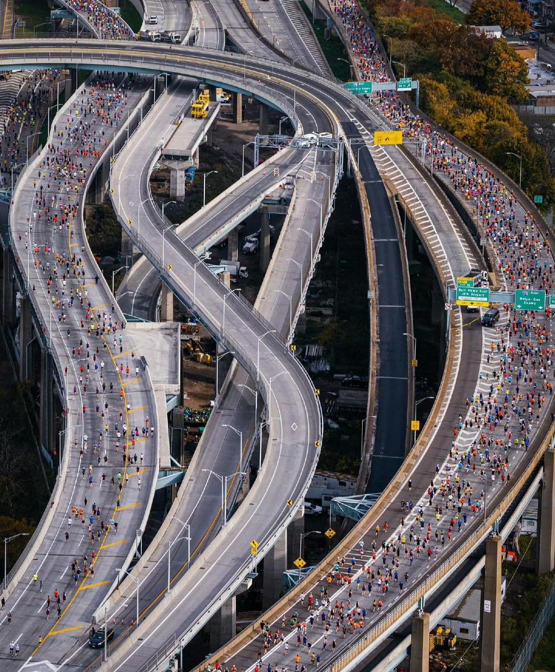 人，桥，马拉松！ ​​​