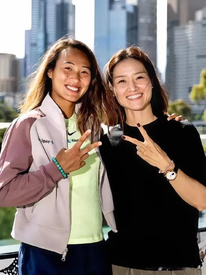 澳网历史上的今天:
2014年1月25日，32岁的李娜在澳大利亚网球公开赛女子单