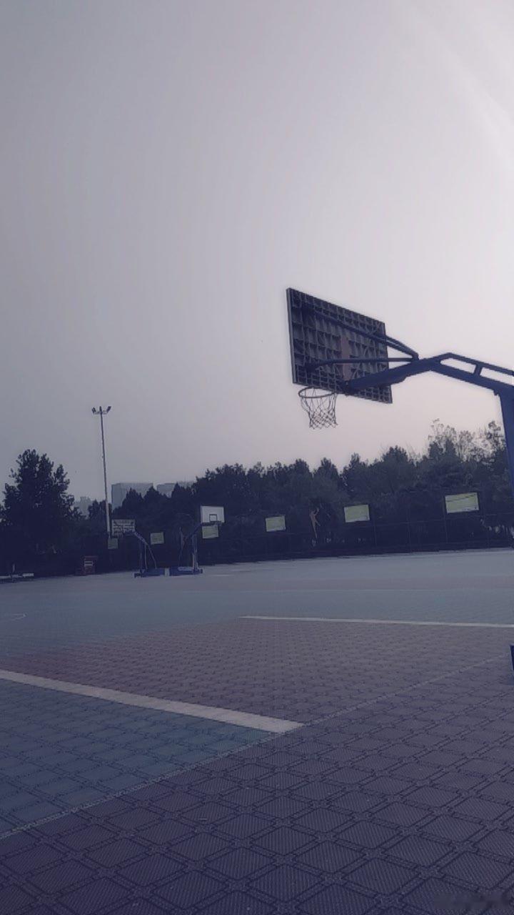 7：4：7，30个罚球线位置投进18个。100个三分球投进32个。 ​​​
