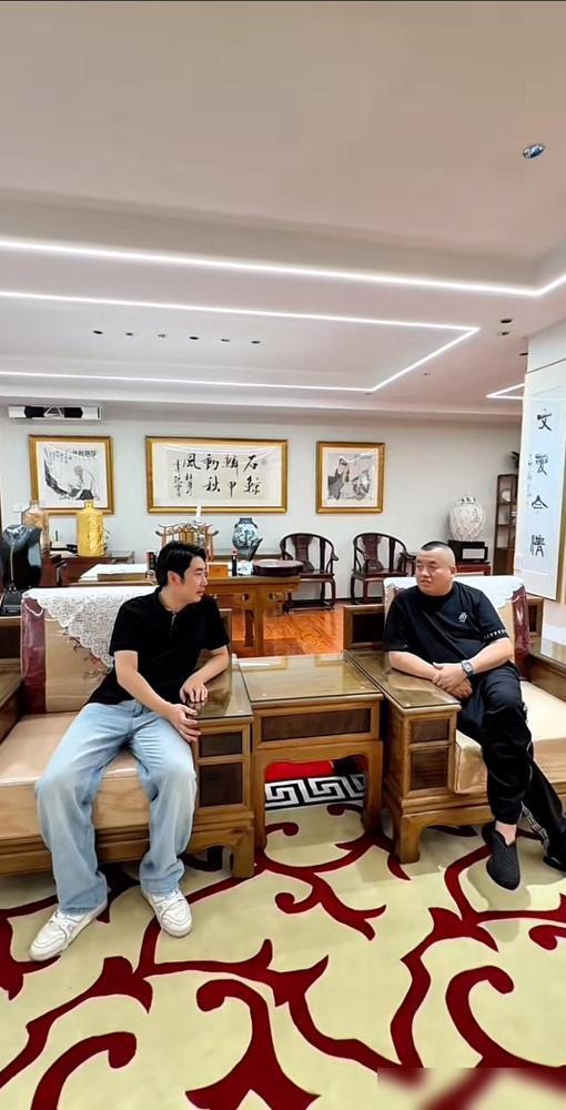 一夜之间，北京楼市简直“精神分裂”了。

我前年刚在北京折腾完二手房置换，这种冷