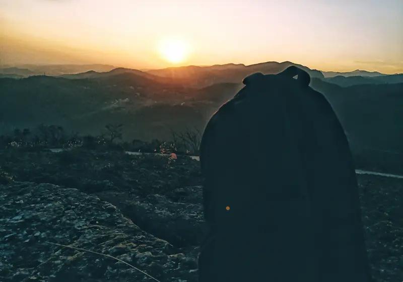 给自己一句话，你会说什么? 

永远不要把一个人作为精神寄托，我们的寄托可以是音