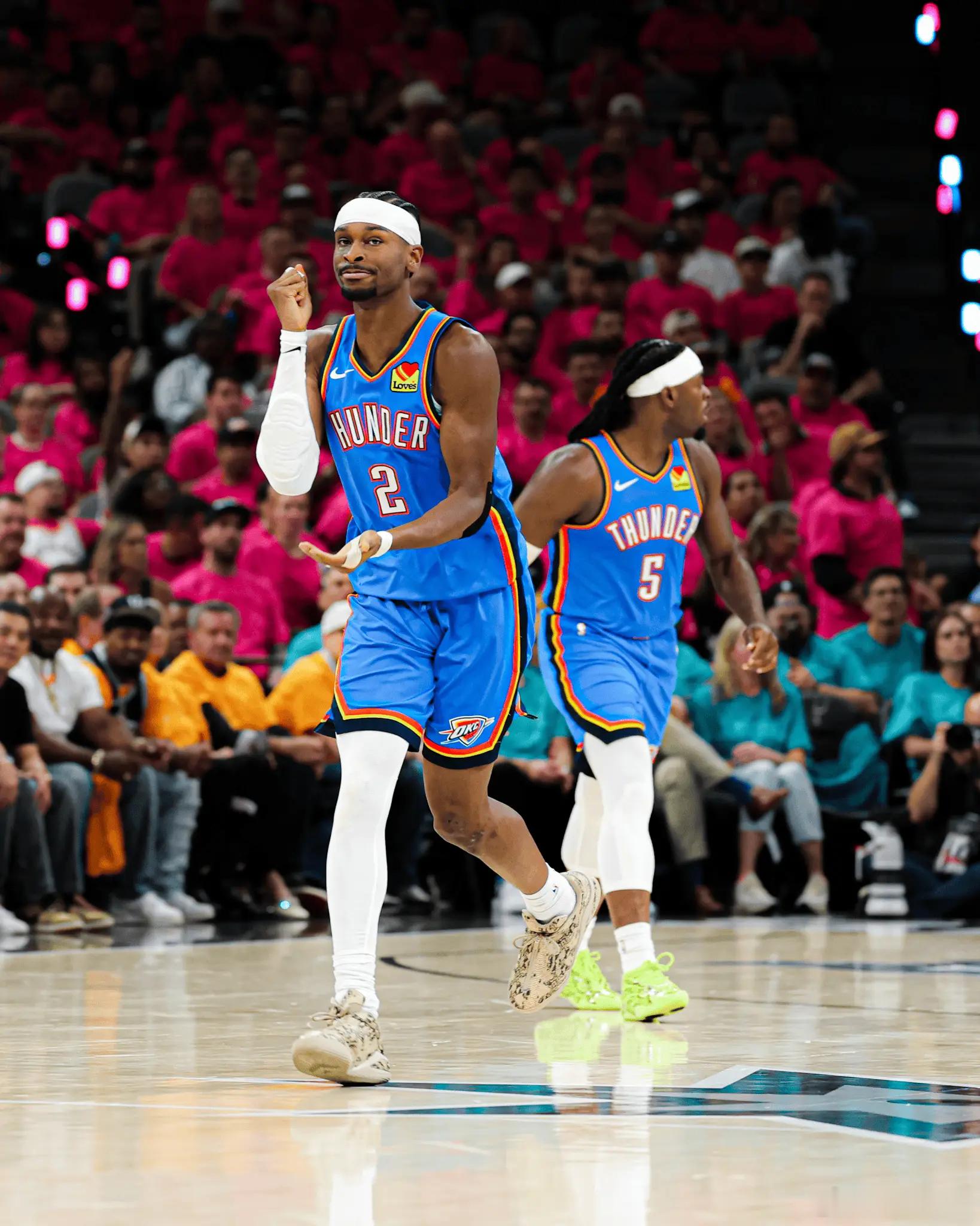 篮球  雷霆官方晒照发文：雷霆队的球迷们，你们感觉如何？05月23日讯 NBA季