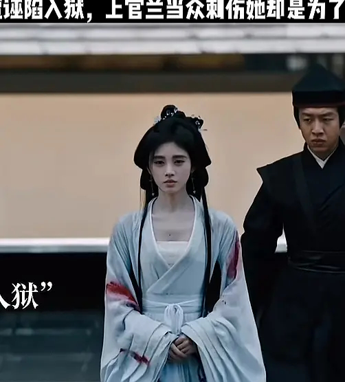 鞠婧祎连受伤都这么美啊！头发一点不乱