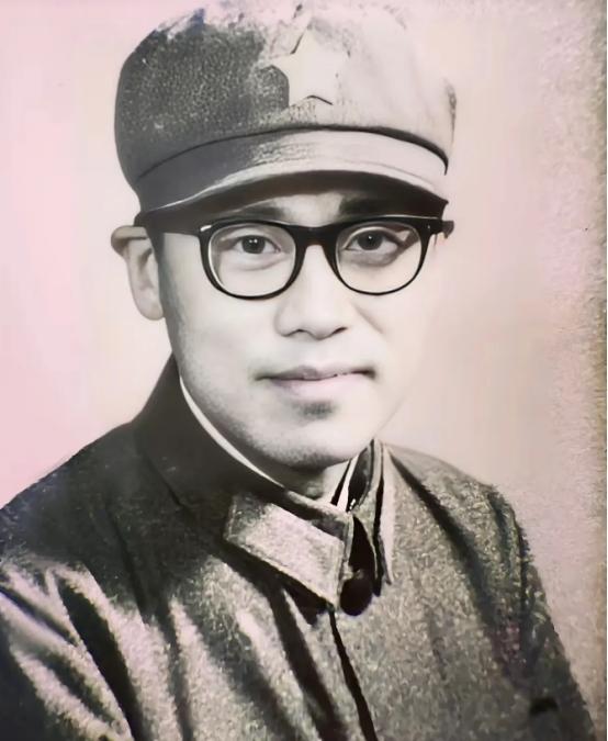 1950年，解放军连长转业回家，可在登上火车的时候，他却发现一个衣衫褴褛的女乞丐