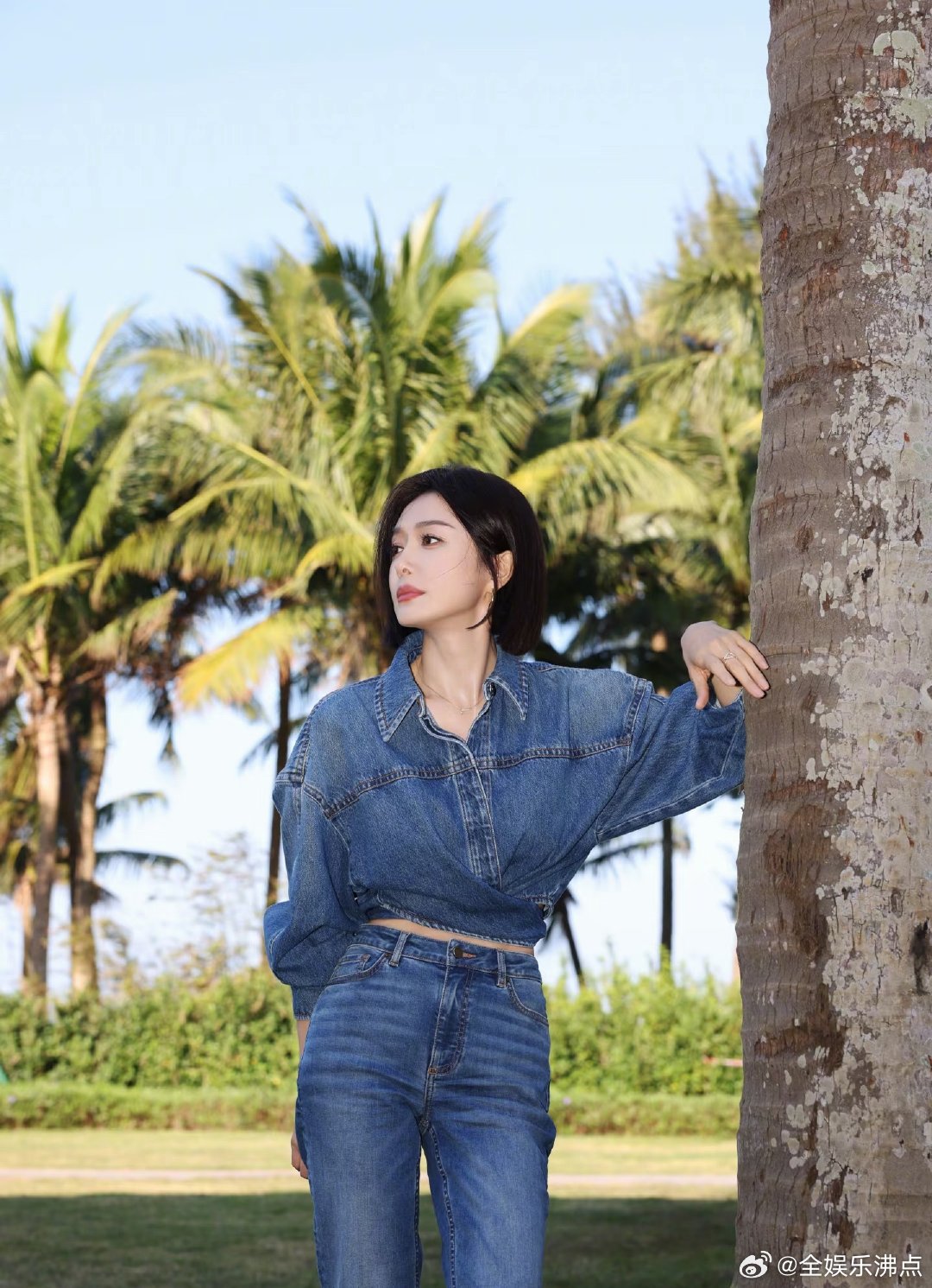 秦岚美神降临亲爱的客栈秦岚美神降临！连一旁的志胜都忍不住感叹：嫦娥在这里！说的我