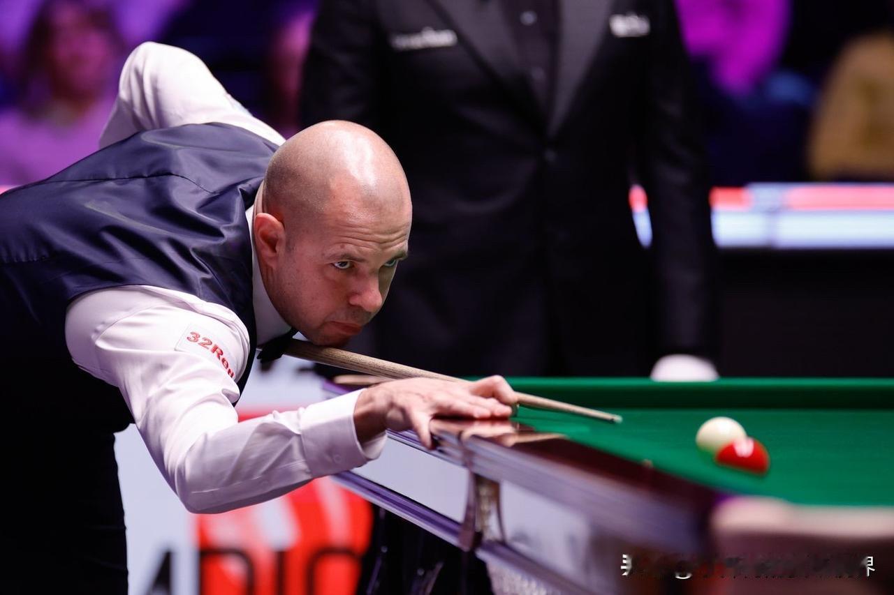 霍金斯击败斯莱瑟赛后谈到了下一场对阵好朋友塞尔比：“下一场应该是轻松的比赛，肯定