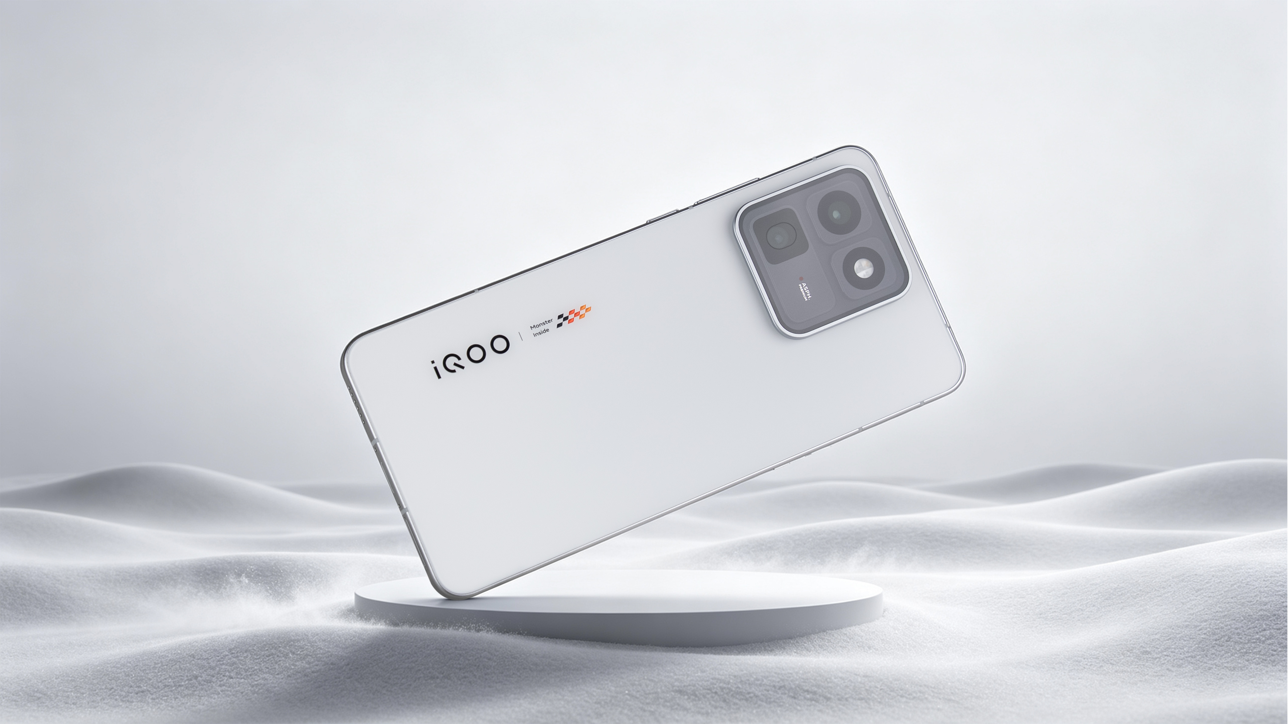 iQOO 15T传奇版提前拍组图各位感受一下
