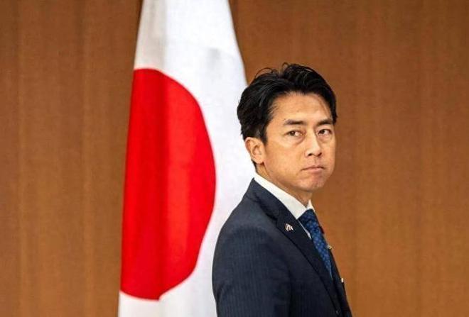 中国现在之所以不和日本开打，不是因为中国自己太软弱，也不是为了和平想放过日本，更