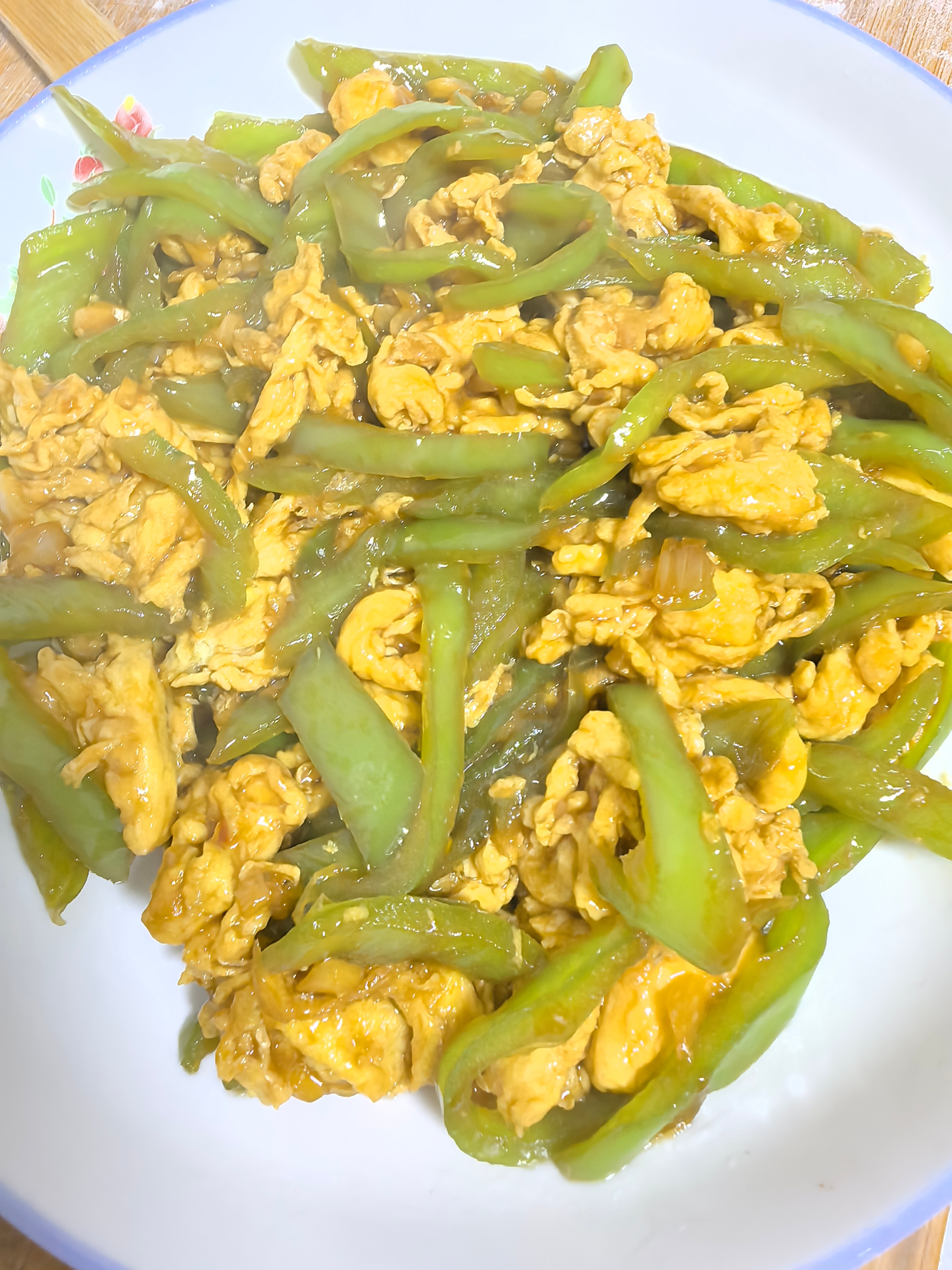 日常晚饭时间到开动～我就不参与了这个时间吃有点晚了。 