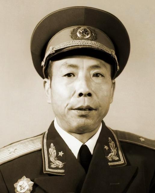 1937年春天，河西走廊，两万多红军打剩不到三千人。24岁的营教导员况玉纯浑身是