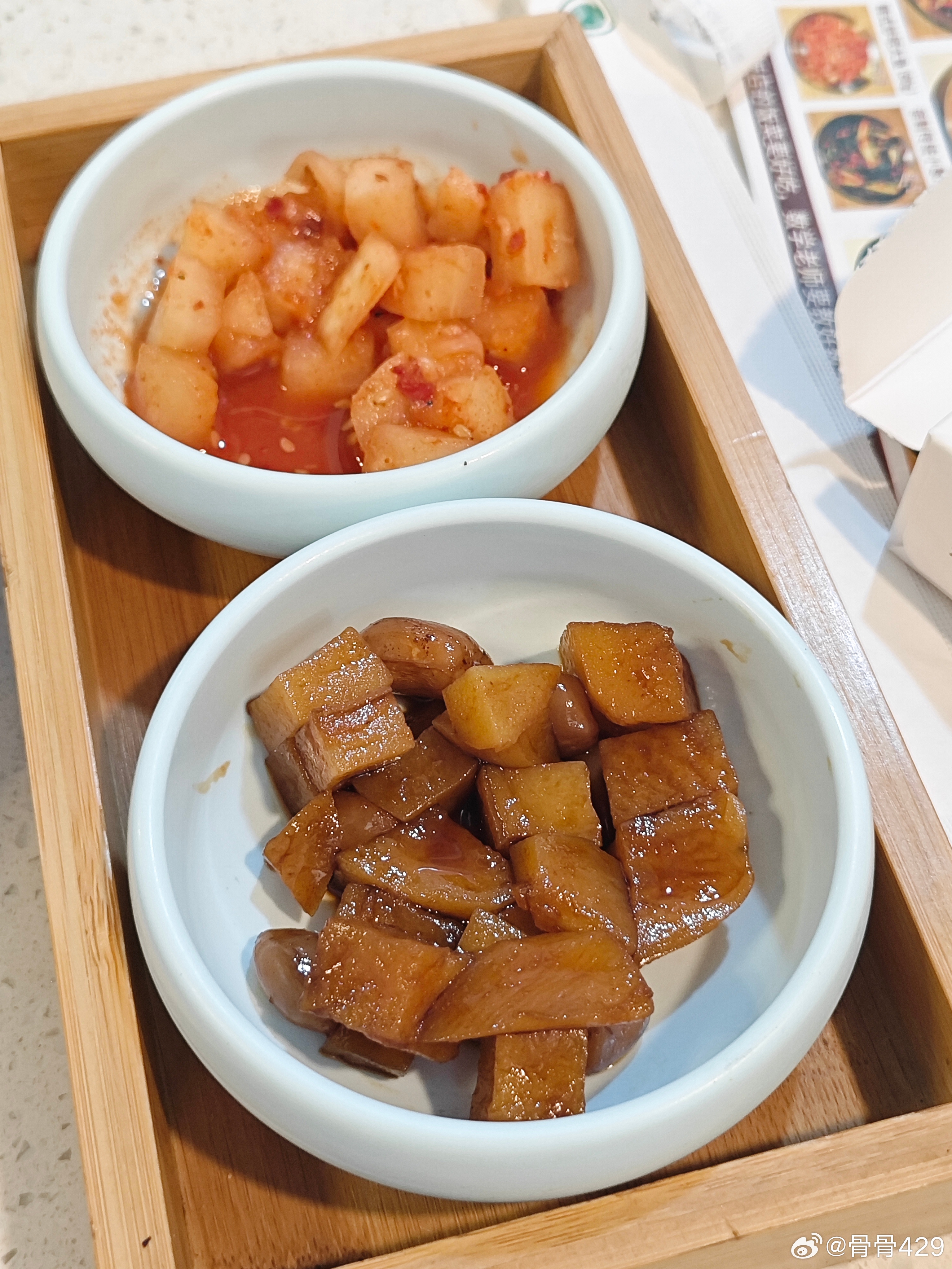 吃上了转弯100多米就是我总点外卖的韩餐店早就想上店里吃了海鲜葱饼这种东西外卖盒