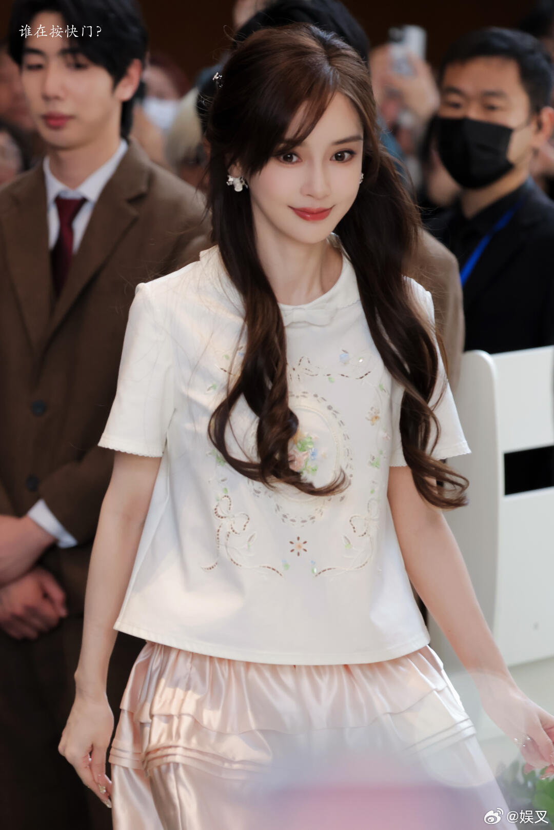 韩安冉angelababy同框韩安冉angelababy合照 韩安冉晒合照疯狂夸