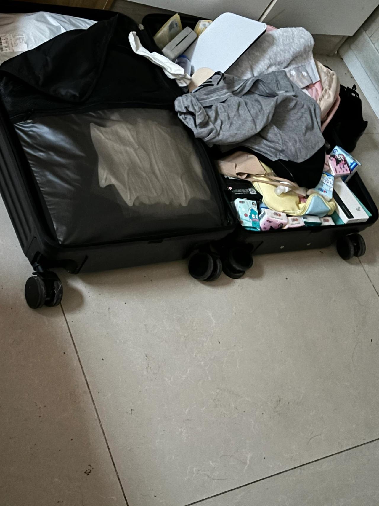我闺女来北京打暑假工了，19周岁，在石家庄财经上学，昨天学校考完试放假，她从石家