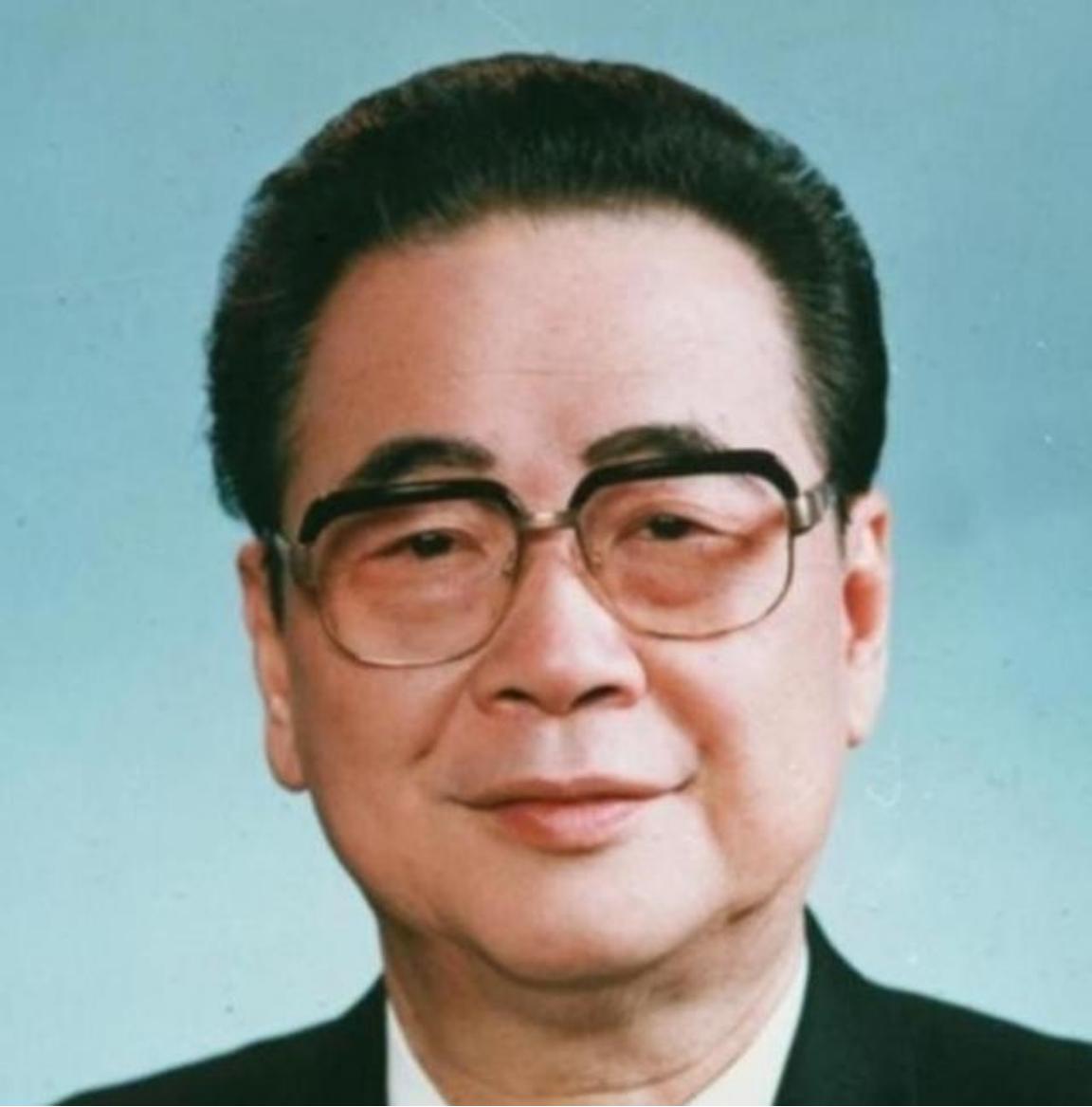 1992年7月，邓颖超因病离世，谁知，邓颖超去世前一日说出的是“李鹏”二字，这背