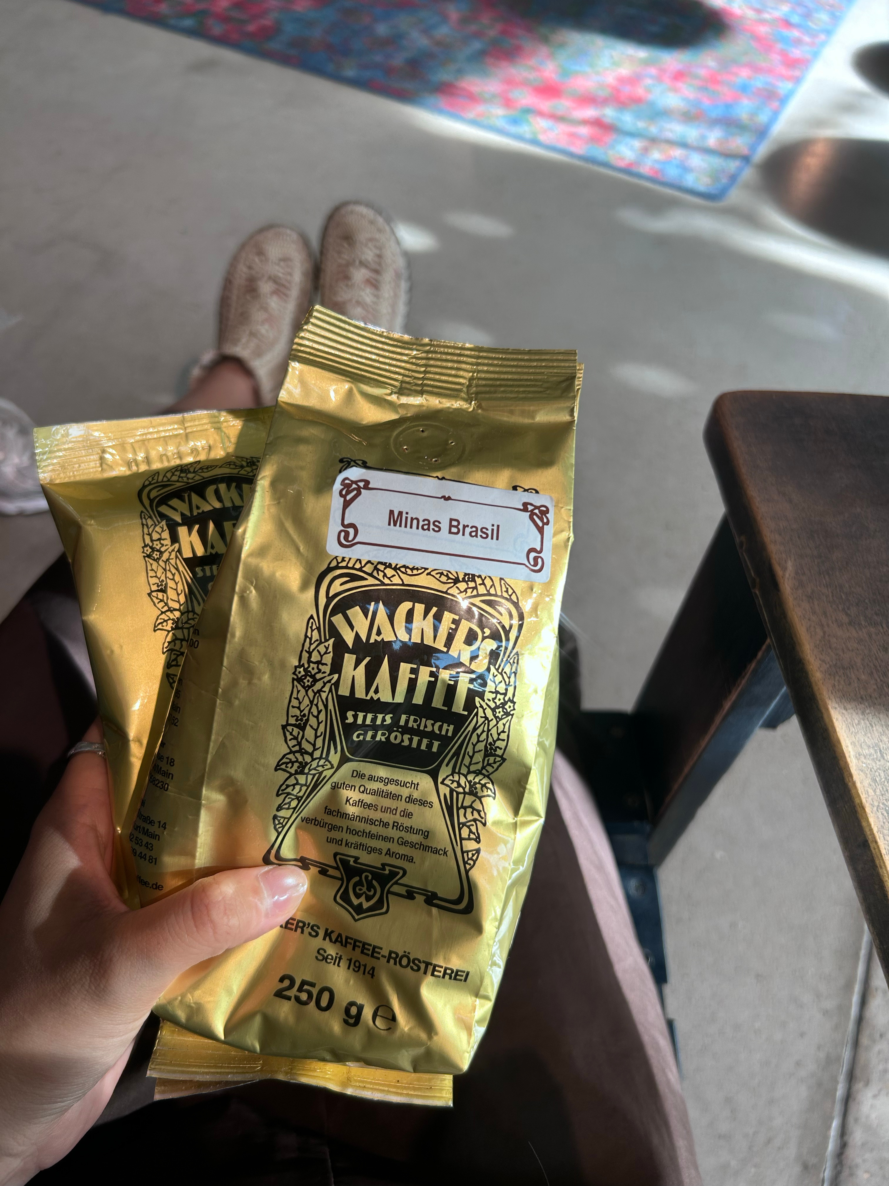 法兰克福百年老咖啡店买的咖啡香了一路 