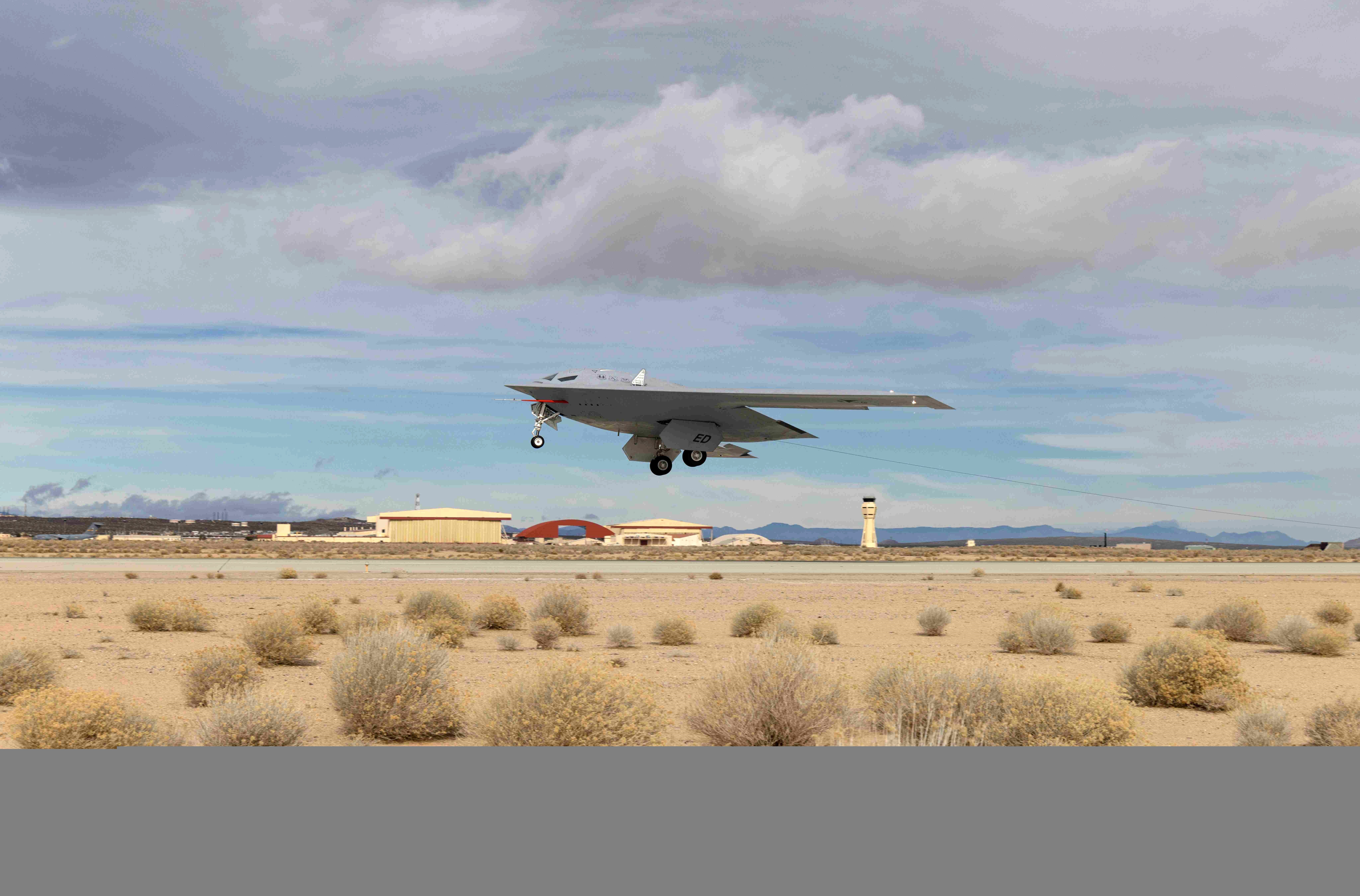作战测试飞行员驾驶 B-21，高层将领强调紧迫感2026 年 6 月 11 日作