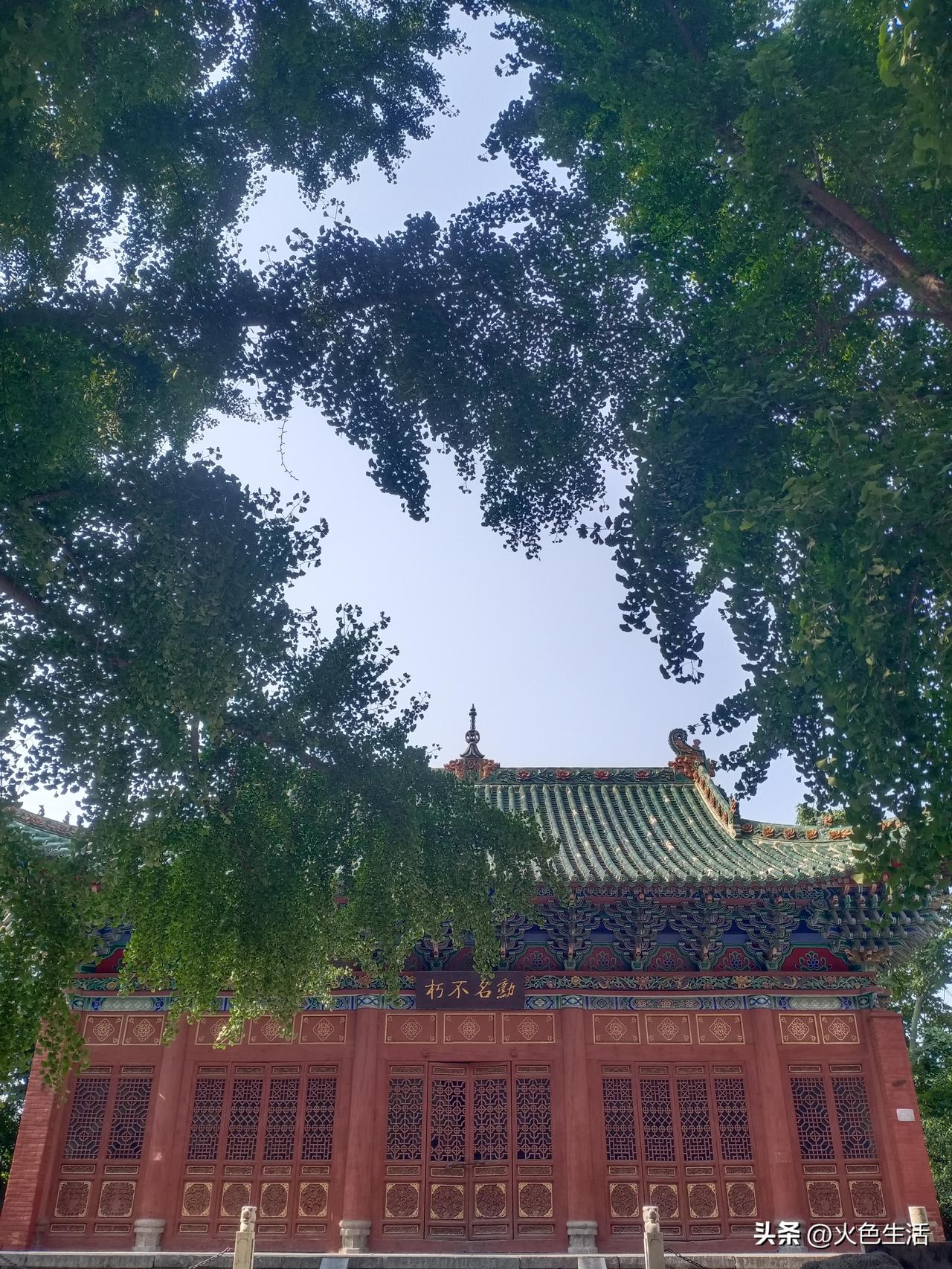 克伦威尔法则的意思是：除非一件事在逻辑上必然为真，或者逻辑上必然为假，否则不要把