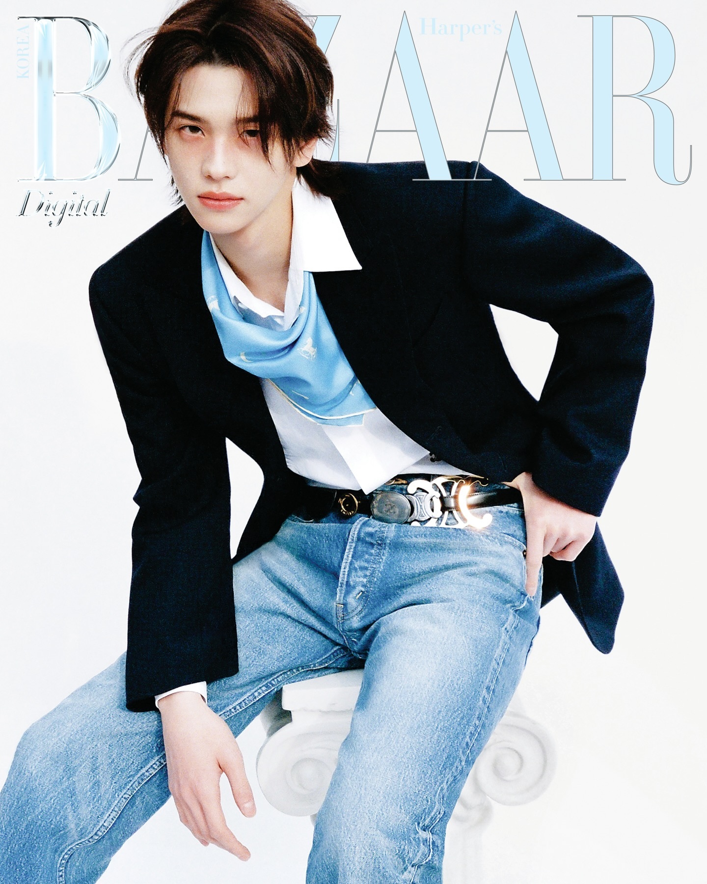 SHINYU申惟 x CELINE这张让人眼前一亮，清爽的蓝白双色🩵🤍 